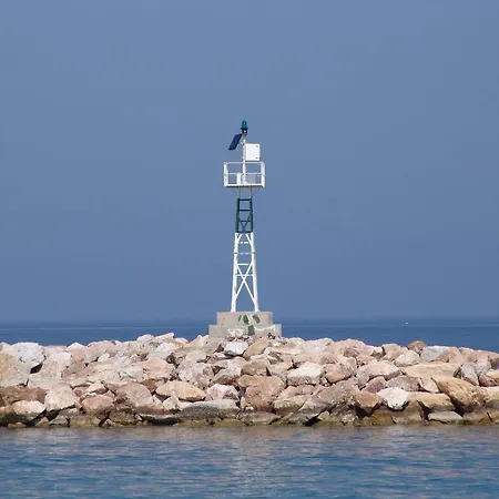Faros * Skala Sotiros